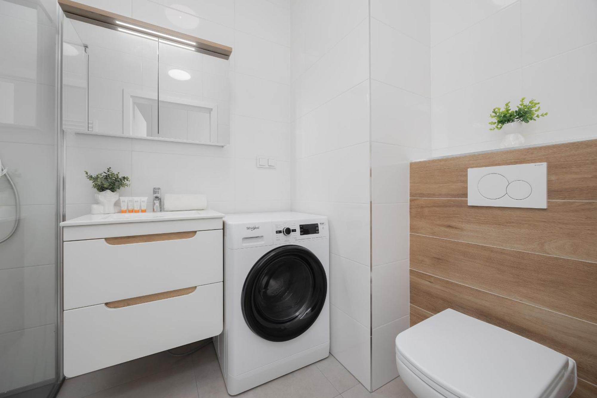 Appartamento Bright & Modern With Balcony In Bemowo District By Renters Varsavia