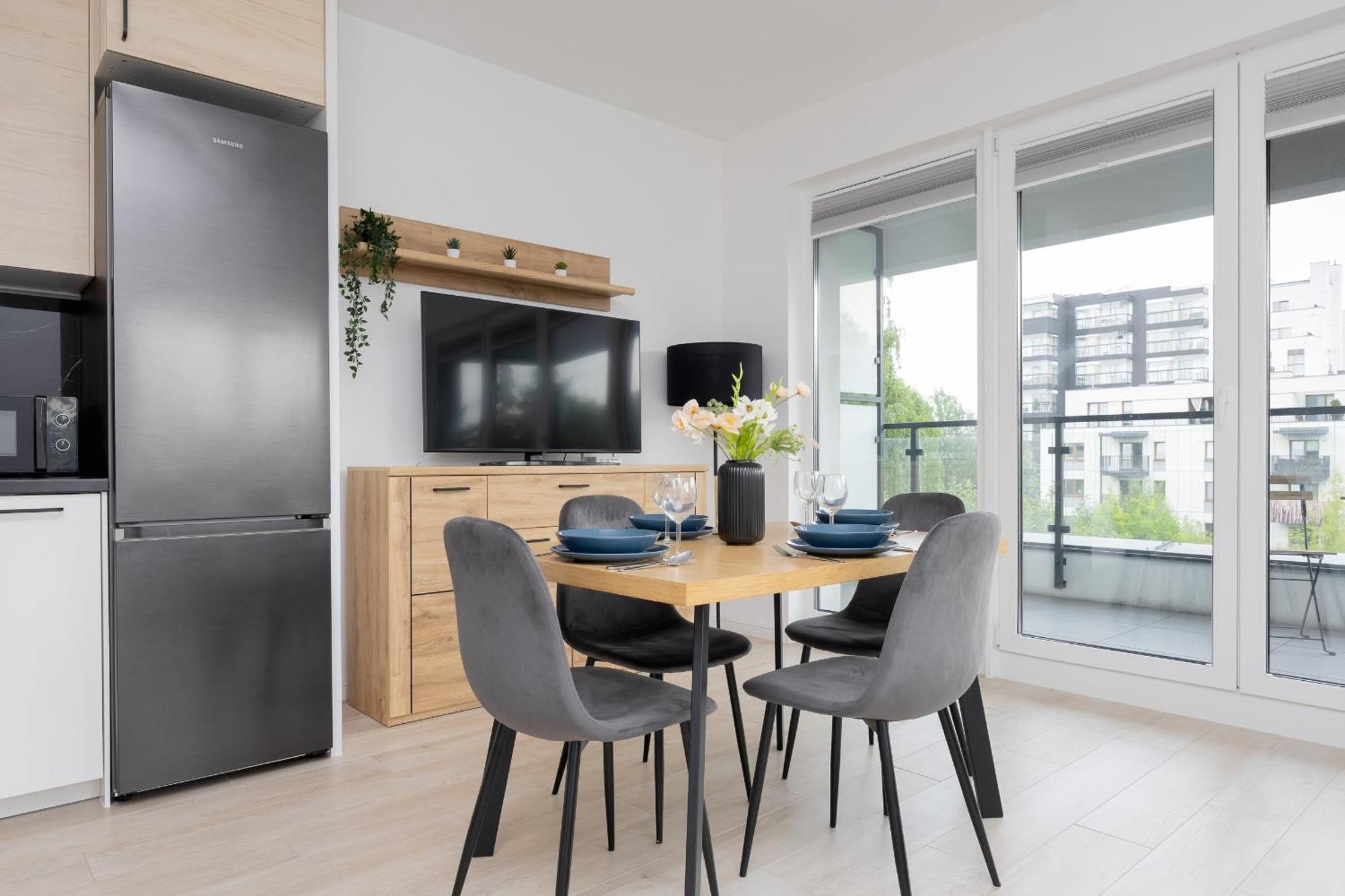 Bright & Modern With Balcony In Bemowo District By Renters Appartamento *